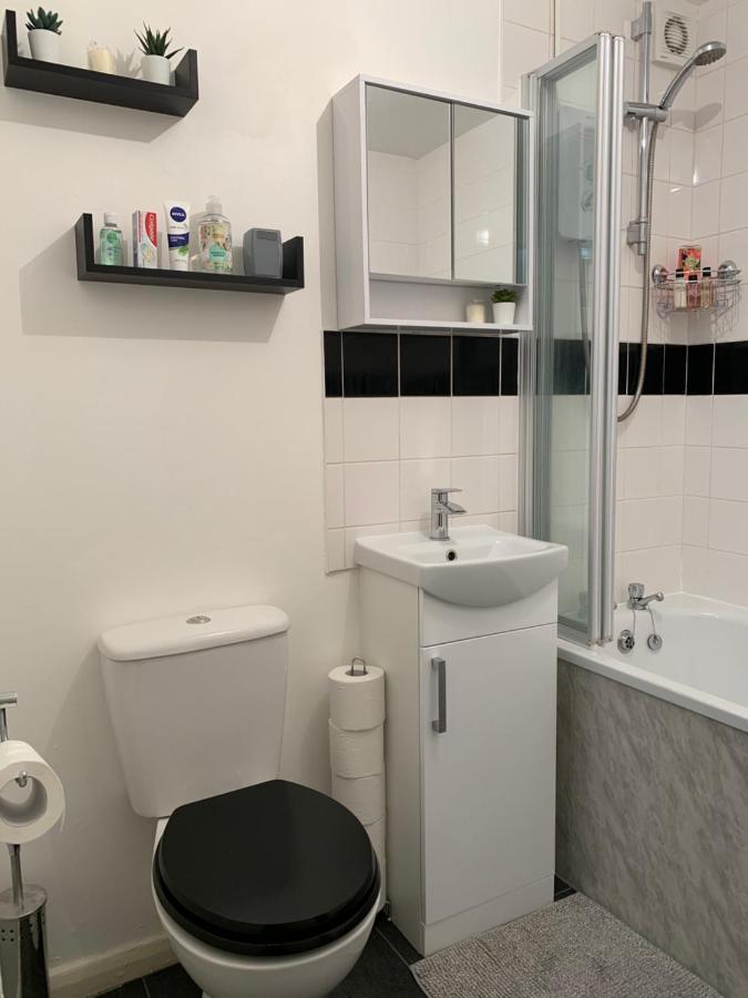 Modern Cosy Warm Home With Free Parking Челмсфорд Екстер'єр фото