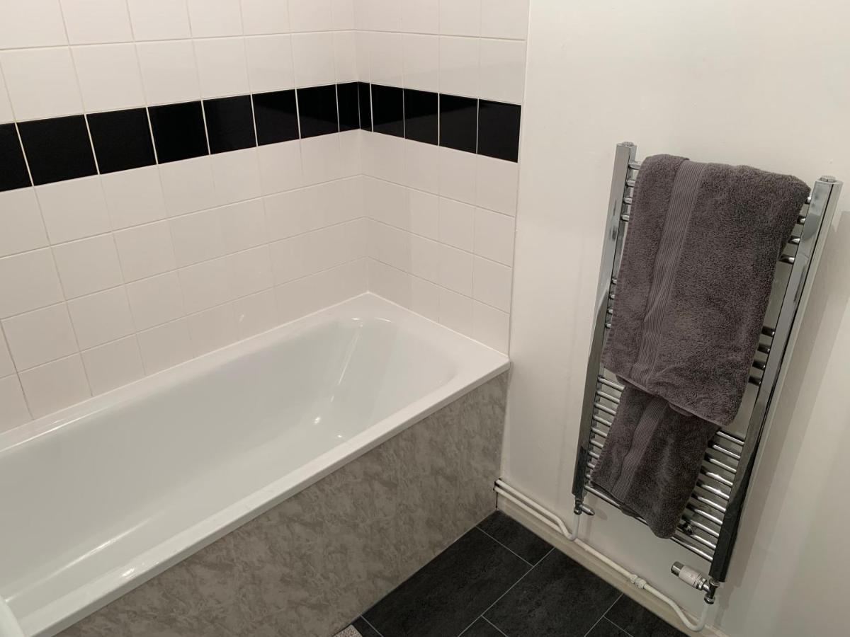 Modern Cosy Warm Home With Free Parking Челмсфорд Екстер'єр фото